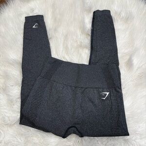 Gymshark Seamless Leggings in Gray size Women’s Medium